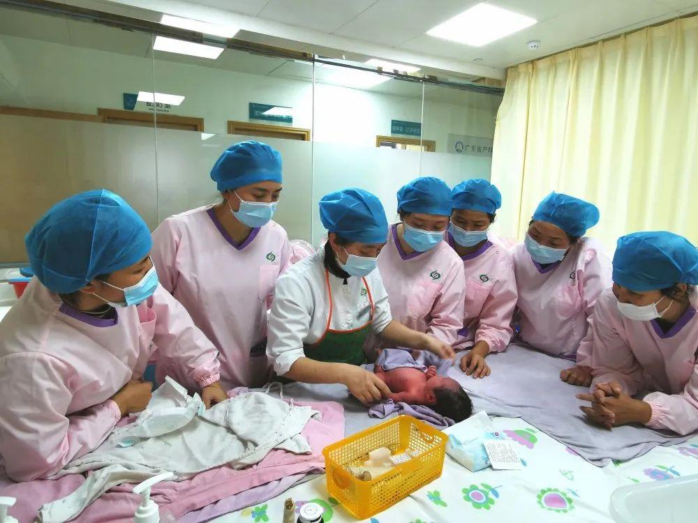 贺兰县妇婴监护型护送